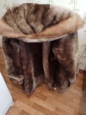 Продам шубу( мех натуральный)