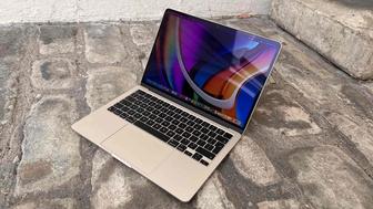 Продаю MacBook Air m2 2022