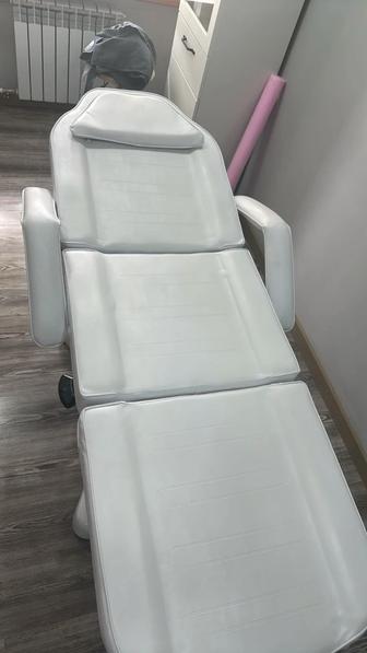 Косметологическая кушетка