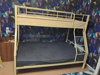 Двухъярусная кровать