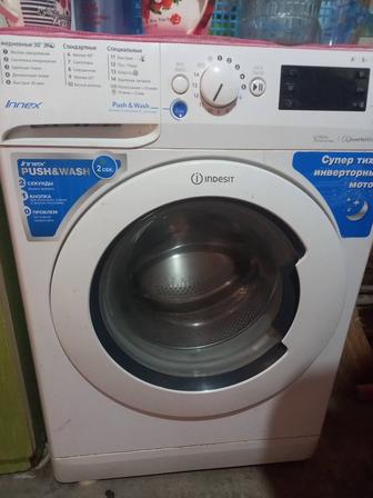 Продаётся на запчасти не рабочая стирала Indesit 8кг