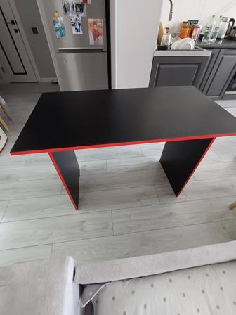 Продам стол игровой компьютерный