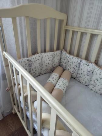 Мягкие бортики в детскую кроватку