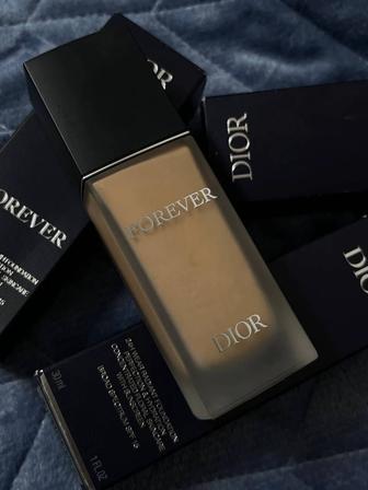 Продаётся тональный крем Dior (оригинал).