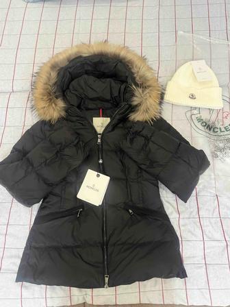 Продаю куртку Moncler
