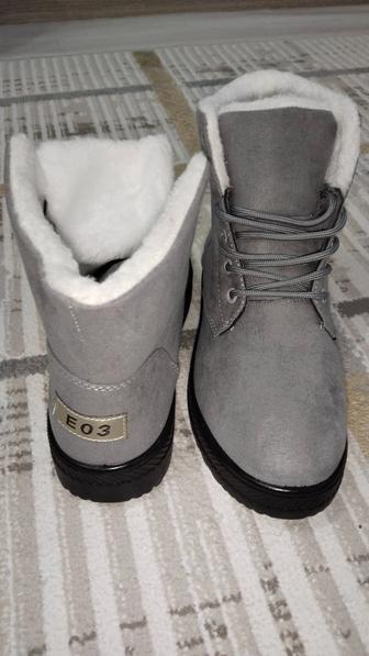 Женская ботинка