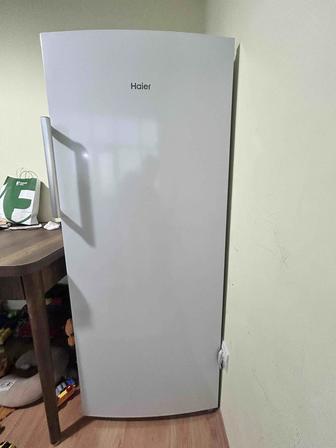 Морозильник Haier HF-242WG