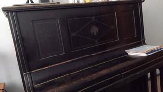 Продается старинное пианино