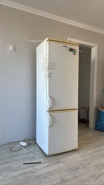 Продам холодильник