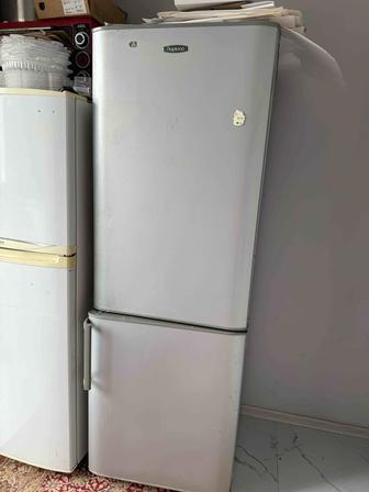 Холодильник продам срочно