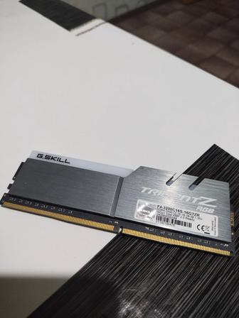 Продам оперативную память DDR 4 3200 16гб
