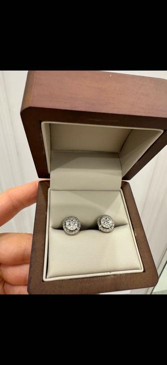 Бриллиантовый набор- сережки и подвеска с кулоном