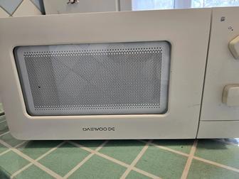 Продам б/у микроволновку