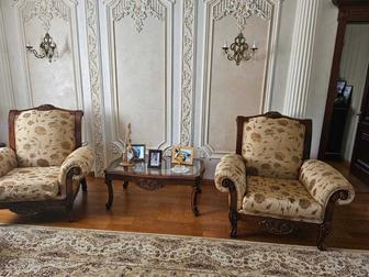 Продам диван и два кресла