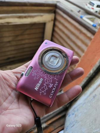 Цифровой фотоаппарат Nikon coolpix