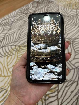 Продаю б/у IPhone 11 black