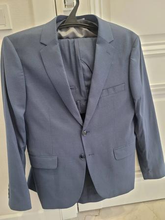 Продам мужской костюм (тройка),в отличном состоянии