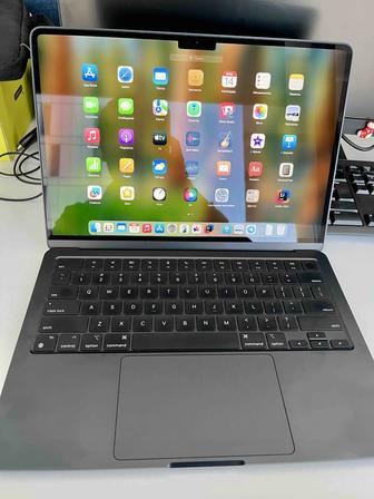 MacBook Air M2 (8/256)