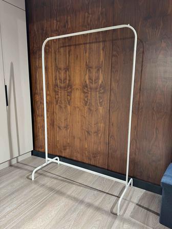 Напольные вешалки 2 штуки