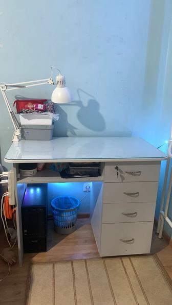 Стол письменный