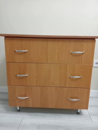 Продам комод.Размеры 80-84-50