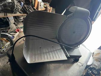 Продам б/у слайсер, раздачная полоса, соковыжималка , мясорубка, ледогенера