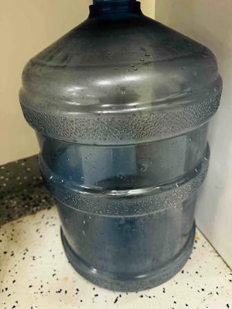 19 л бутылки продам