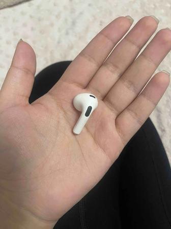 Продам левый наушник от AirPods 3