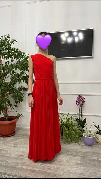 Платье вечернее