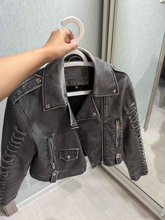 Продам кожаную куртку и безрукавку