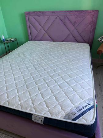 Продаю матрас 160200 см в хорошем состоянии.
Матрас чистый, целый