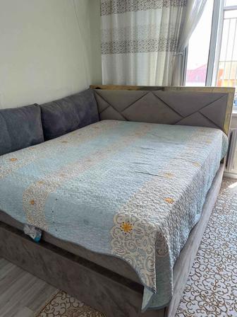 Продам срочно кровать с матрасом