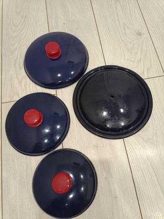 Крышки для кастрюль.