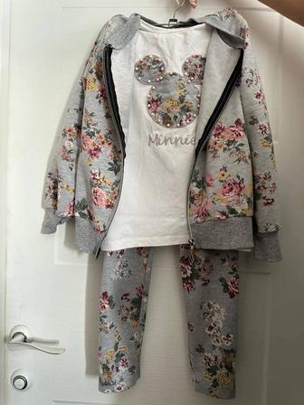 Продам костюмы