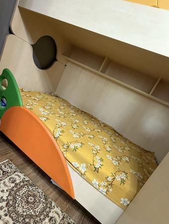 Двухъярусная кровать