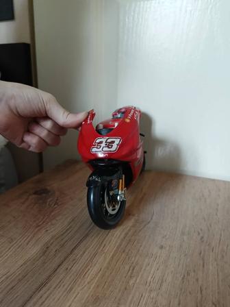 Мотоцикл (игрушка)