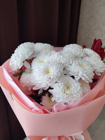 Продам свежие букеты хризантемы и тюльпаны