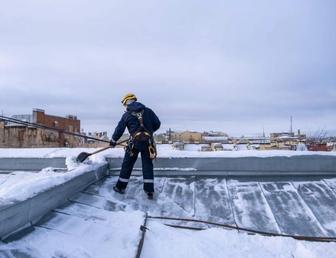 Чистка крыш от снега и наледи