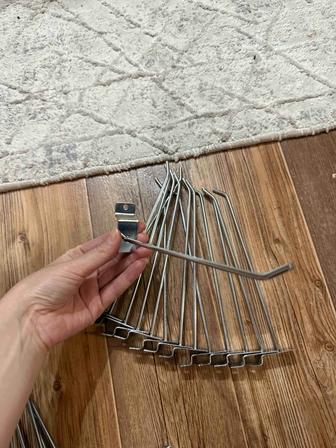 Крючки металлические для экономпанели