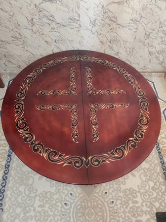 Круглый раскладной стол в национальном стиле