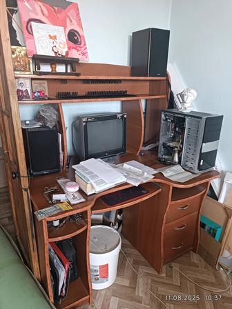 Компьютерный стол