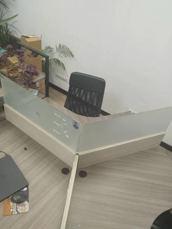 Продам офисные столы