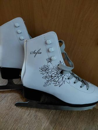Продам коньки детские