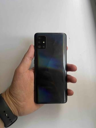 Samsung Galaxy A51- В хорошем состоянии