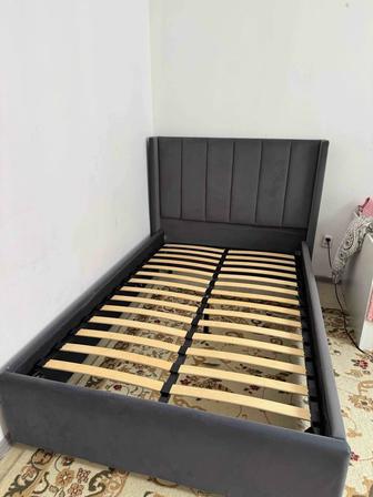 Продам Кровать Baskrovat полутораспальная, 120х200 Б/у с матрасом