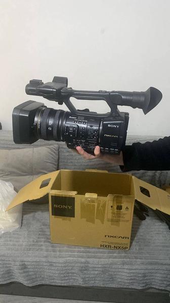 Продаем профессиональную видеокамера.