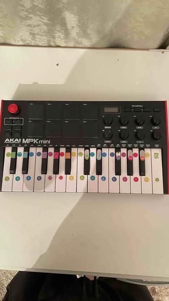 Продам Akai MPK3