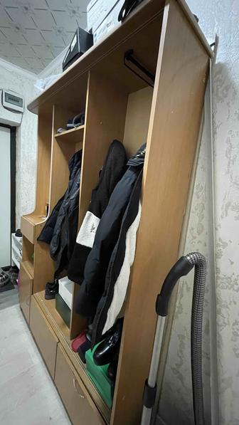 Продам шкаф на прихожку