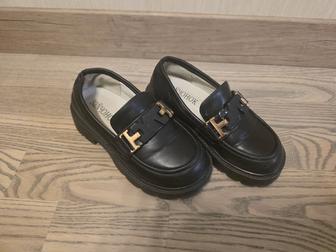 Продам детские школьные туфли