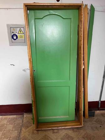 Отдам бесплатно дверь